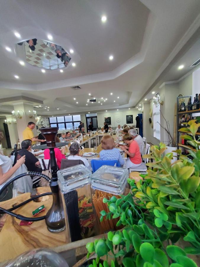 Univers Resort เอลบาซาน ภายนอก รูปภาพ