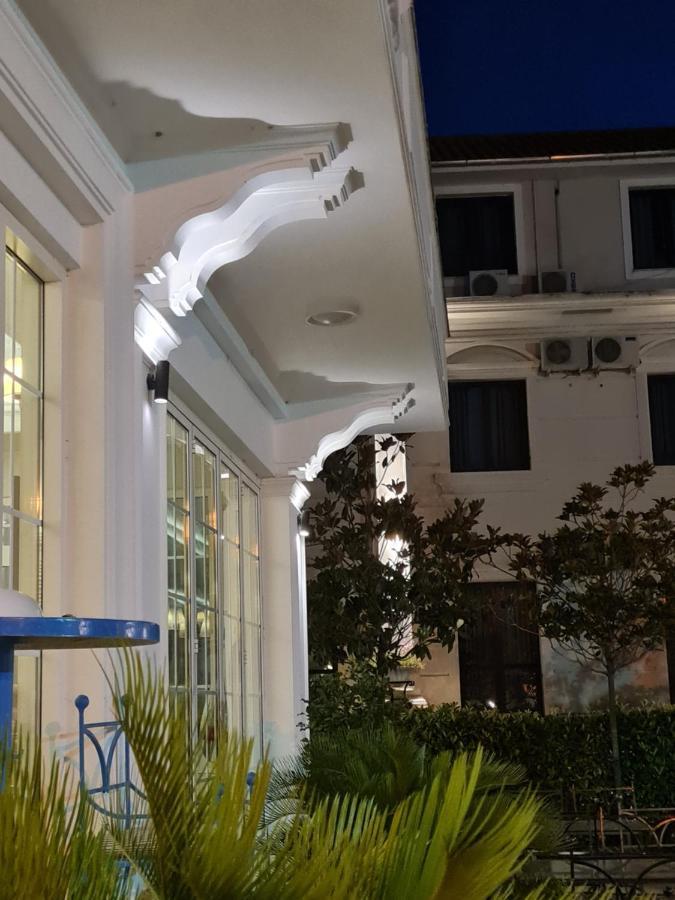 Univers Resort เอลบาซาน ภายนอก รูปภาพ